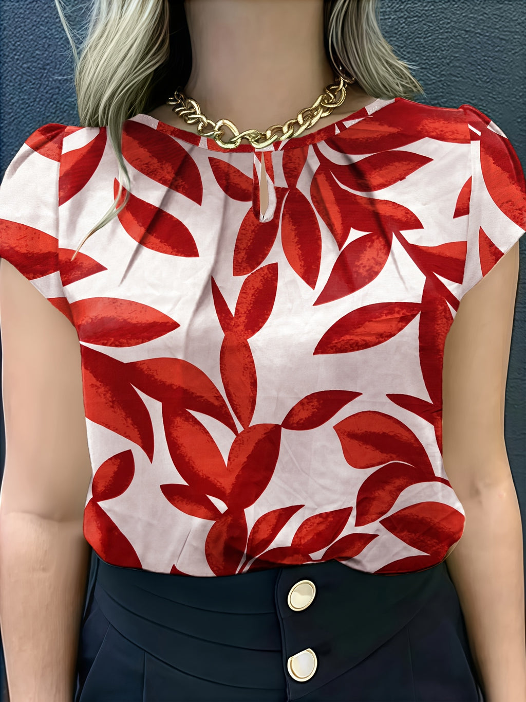 Women'S Casual Blue Floral Print Short Sleeve Blouse - Ruched Bust, Crew Neck, Relaxed Fit for Spring\u002FSummer, Weekend Attire, Casual Wear|Floral Print Top|Ruched Detailing